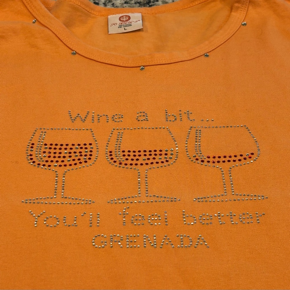 Jo Ann’s Designs Orange Rhinestone Wine Tee Size L